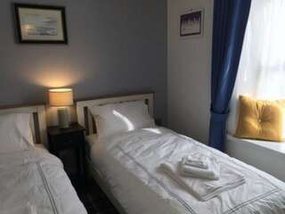 Отели типа «постель и завтрак» Amici Bistro & Accommodation Килраш Двухместный номер Делюкс с 2 отдельными кроватями-3