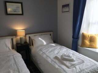 Отели типа «постель и завтрак» Amici Bistro & Accommodation Килраш Двухместный номер Делюкс с 2 отдельными кроватями-6